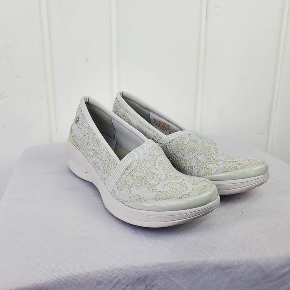 Bzees Flirty Gray Lace Slip On Cushioned Sneakers Women's Size 6M - Picture 2 of 11